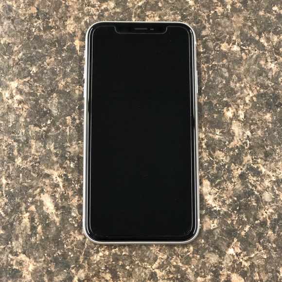 iPhone XR - Picture 2 of 8